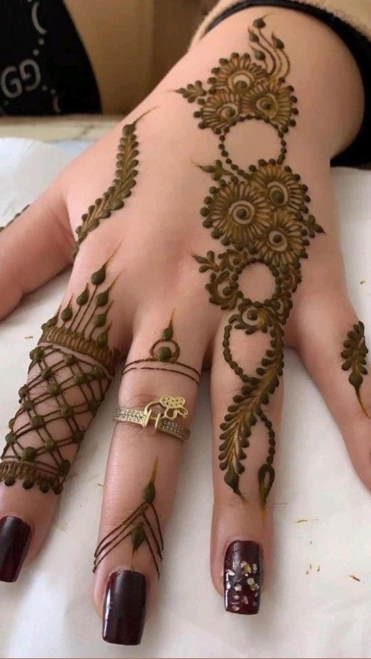Easy-Arabic-Mehndi-Design Easy-Arabic-Mehndi-Design