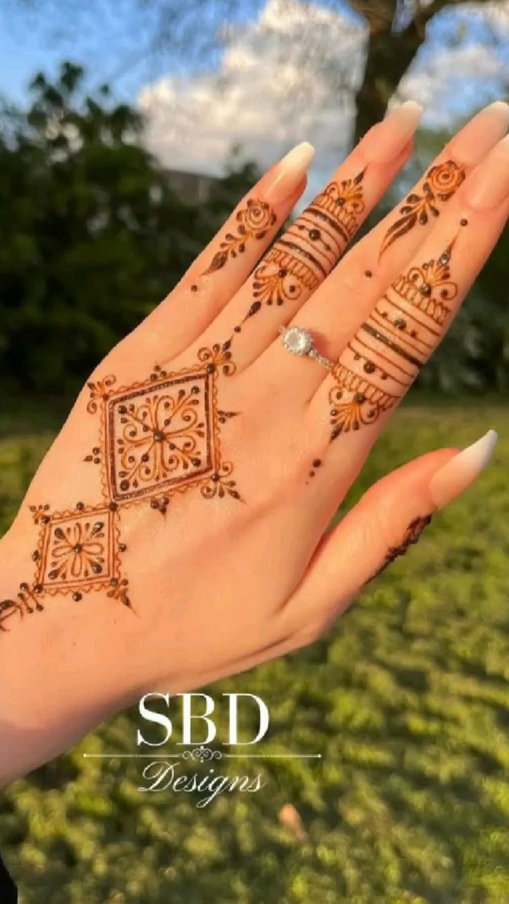 Easy-Arabic-Mehndi-Design Easy-Arabic-Mehndi-Design