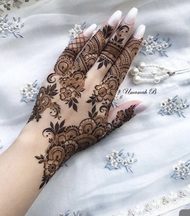 Easy-Arabic-Mehndi-Design Easy-Arabic-Mehndi-Design