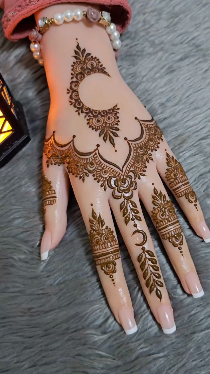 Easy-Arabic-Mehndi-Design Easy-Arabic-Mehndi-Design