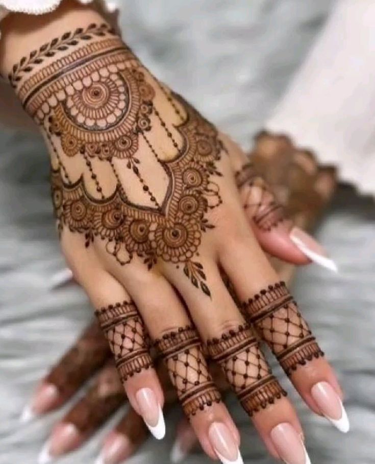 Easy-Arabic-Mehndi-Design Easy-Arabic-Mehndi-Design