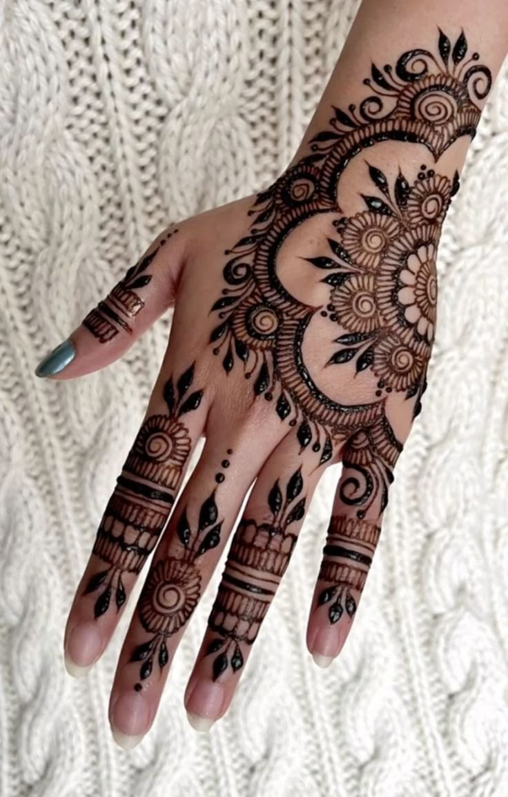 Easy-Arabic-Mehndi-Design Easy-Arabic-Mehndi-Design
