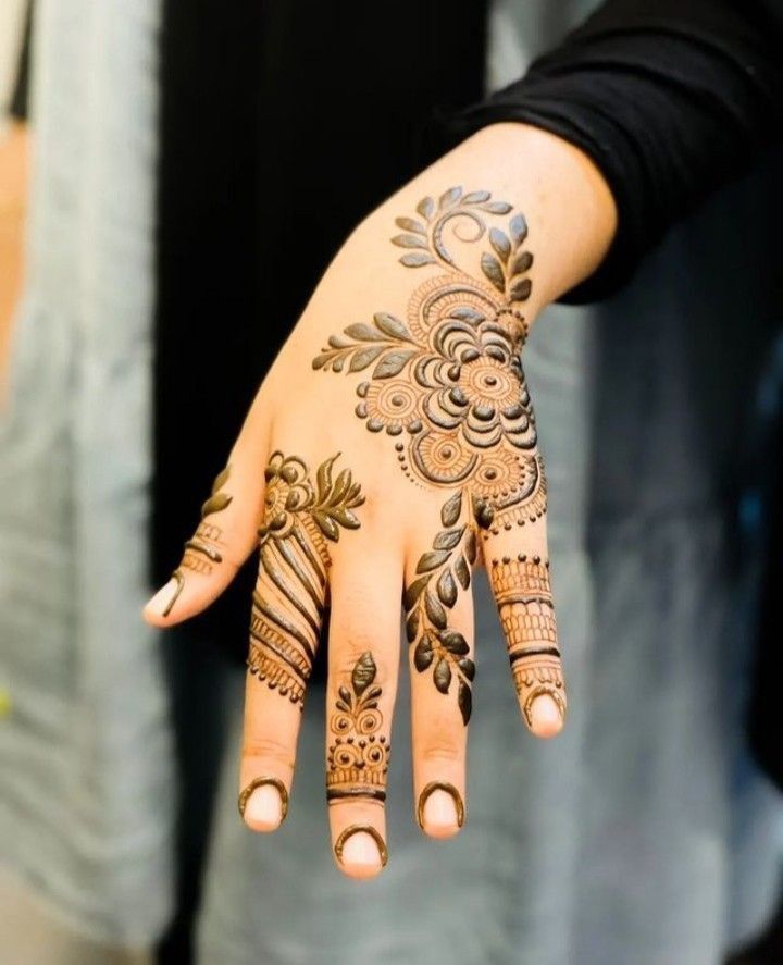 Easy-Arabic-Mehndi-Design Easy-Arabic-Mehndi-Design
