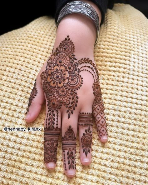 Easy-Arabic-Mehndi-Design Easy-Arabic-Mehndi-Design