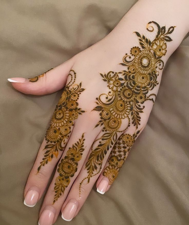 Easy-Arabic-Mehndi-Design Easy-Arabic-Mehndi-Design