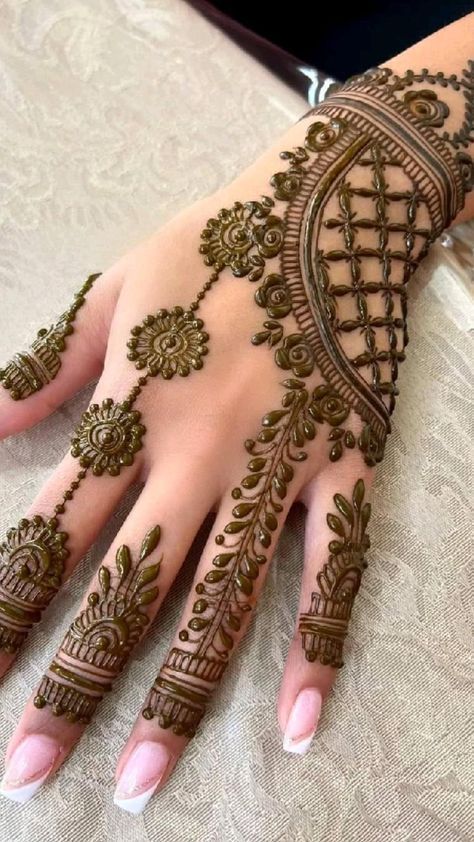 Easy-Arabic-Mehndi-Design Easy-Arabic-Mehndi-Design