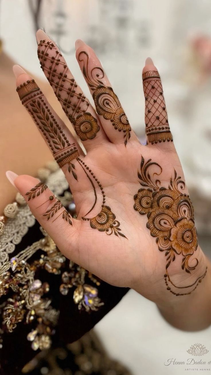 Front-Hand-Simple-Mehndi-Design-Images Front-Hand-Simple-Mehndi-Design-Images