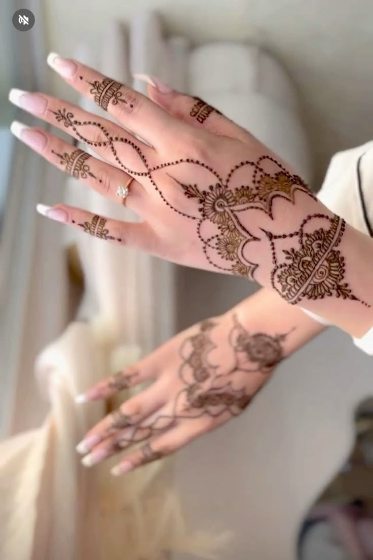 Front-Hand-Simple-Mehndi-Design-Images Front-Hand-Simple-Mehndi-Design-Images