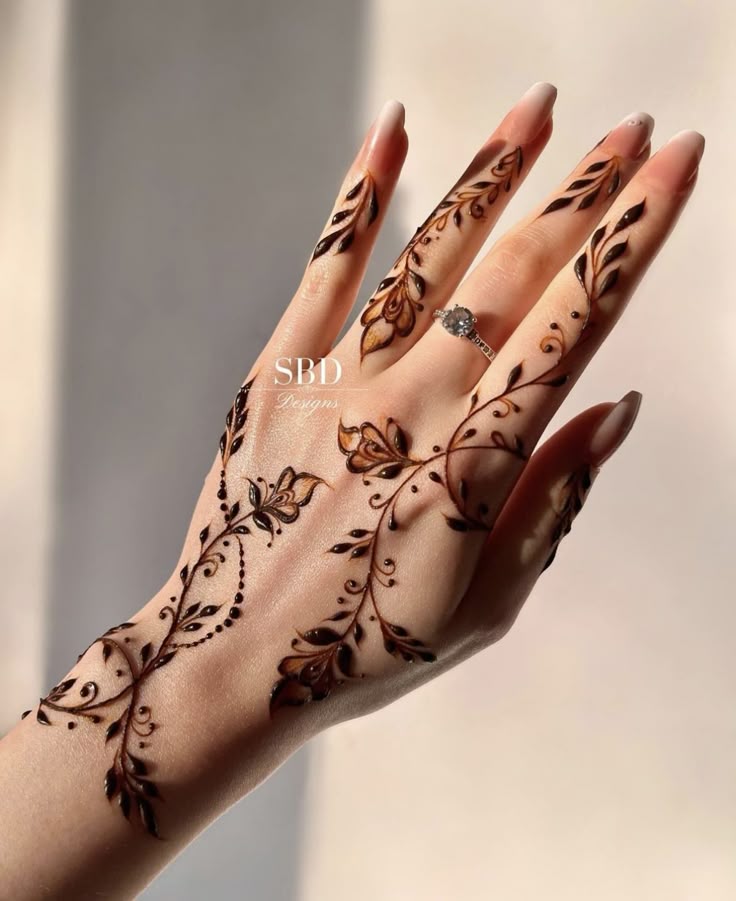 Front-Hand-Simple-Mehndi-Design-Images Front-Hand-Simple-Mehndi-Design-Images