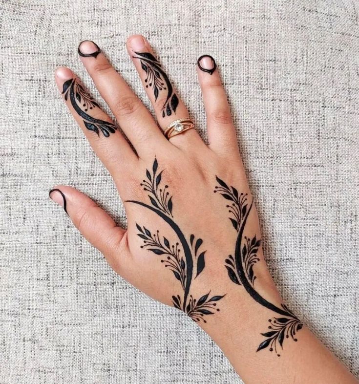 Front-Hand-Simple-Mehndi-Design-Images Front-Hand-Simple-Mehndi-Design-Images