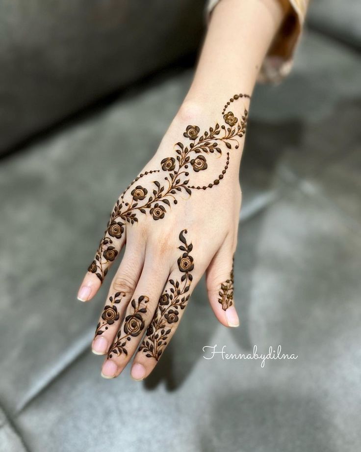 Front-Hand-Simple-Mehndi-Design-Images Front-Hand-Simple-Mehndi-Design-Images