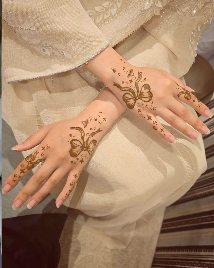 Front-Hand-Simple-Mehndi-Design-Images Front-Hand-Simple-Mehndi-Design-Images