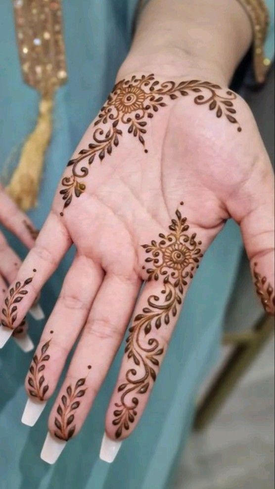 Front-Hand-Simple-Mehndi-Design-Images Front-Hand-Simple-Mehndi-Design-Images
