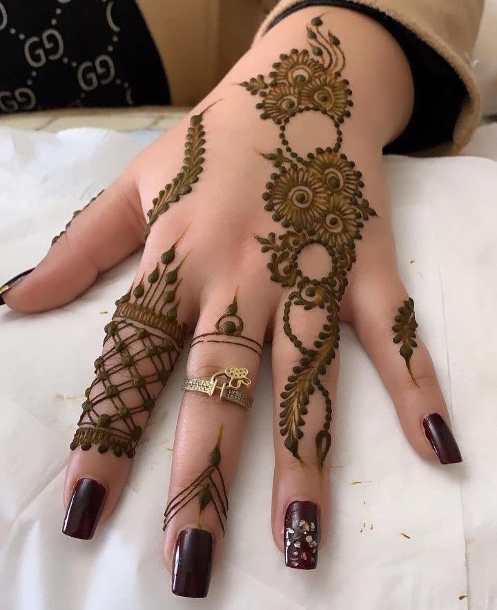 Front-Hand-Simple-Mehndi-Design-Images Front-Hand-Simple-Mehndi-Design-Images
