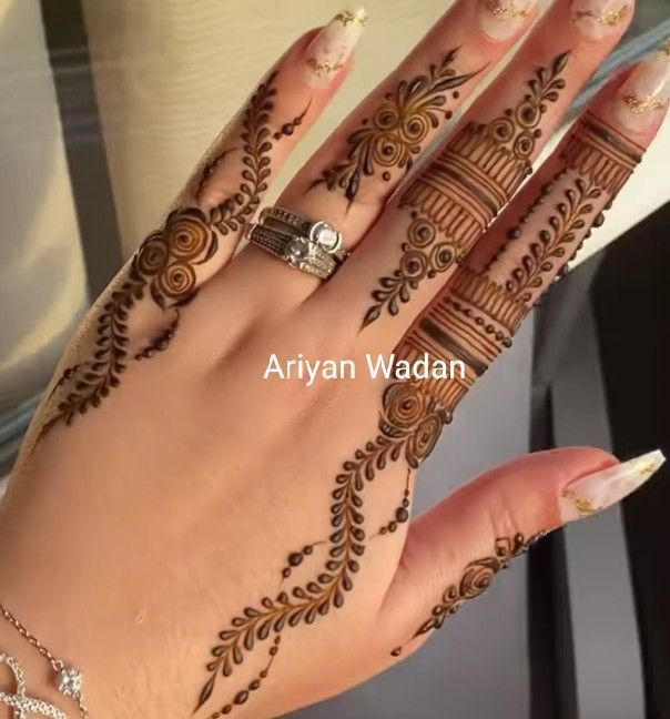Front-Hand-Simple-Mehndi-Design-Images Front-Hand-Simple-Mehndi-Design-Images